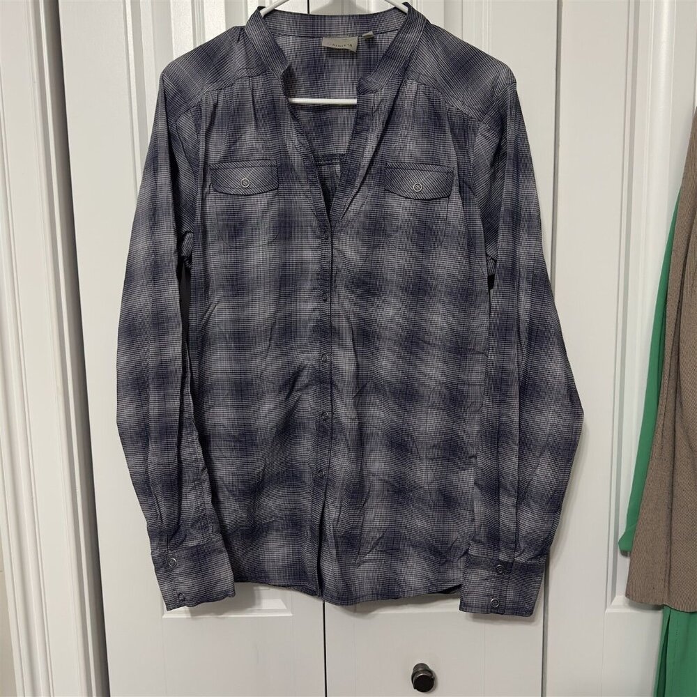 Athleta Happy Trails Snap Button Up Navy Blue Plaid Stretch Utility Shirt Large